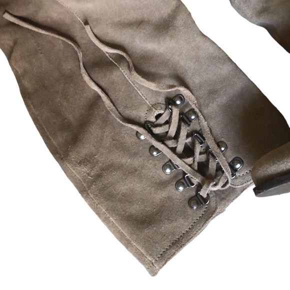 Nice genuine suede boots size 8 side lace closure taupe color 2 inch heel Soft - Picture 4 of 11